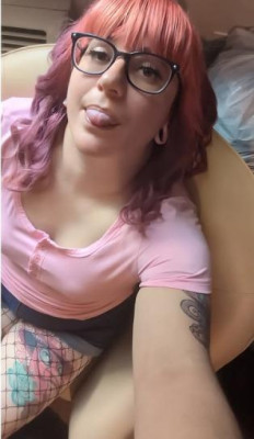 cosplaying alt girl. shy & sweet. piercings, tatts, colored hair, fat pussy