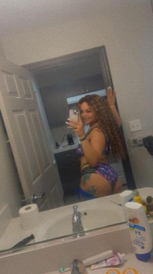 Sexy&Horny๐คช๐คช deepthroat queen ๐hmu when ready