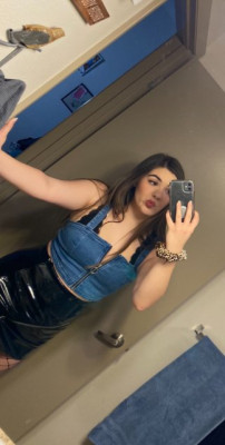 I&rsquo;m available for both Incall and outcall And I do FaceTime also &hearts;️&hearts;️