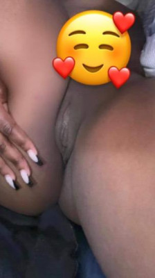🚨🚨🚨EXTREMELY THICK DARK SKIN BIG BOOTY FREAK BITCH 🚨🚨🚨PROOF PICS 100% REAL DADDY