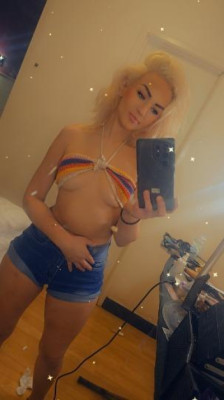 CAN I SNATCH YOUR SOUL WHILE SUCKING YOU DRY👄🫦😈 OR WOULD YOU RATHER FEEL MY TIGHT PUSSY GRIP HOLD OF YOUR COCK AND NIT LET GO😝😝