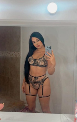 Hola amor soy una flaquita que le encanta mucho el sexo duro🤤😍 Te pr
