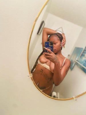(COMMONWEALTH))))It's Feefee Babiii💞💕❤💍💞💕💕💓💓💓💓😘