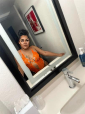 🥂YA FAVORITE PETITE SQUIRTER IS BACK🥂