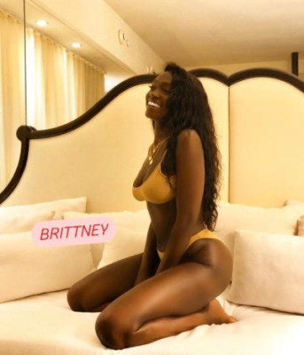 BE OUR VALENTINE😍💦WE DELIVER A PACKAGE🤪💦👯♀VALENTINES DAY TWO GIRL SPECIAL🍫💦 $200 QV👯♀ SPECIAL🥰🍫 ALL DAY