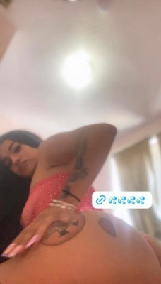 Beautiful petite latina 💕