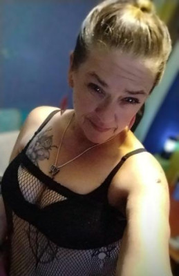 HAPPY WEDNESDAY 💖💖 available and ready!!!!