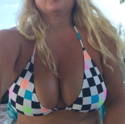 36DD 5'9 Gorgeous Blonde Valerie