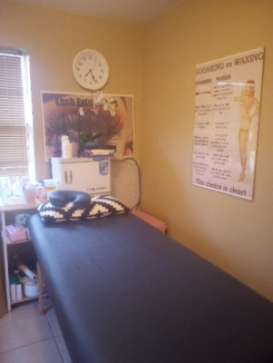 MASSAGE / SHAVING and WAXING no calls only text please text me to book🌹